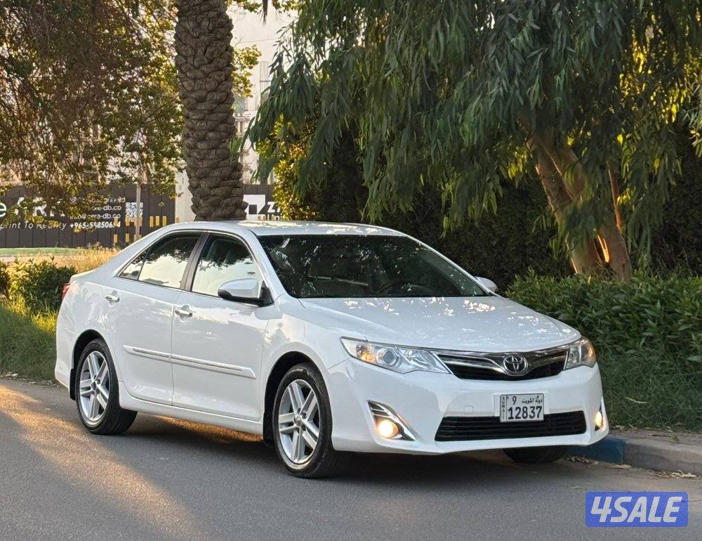 للبيع كامري 2015عداد124الف2