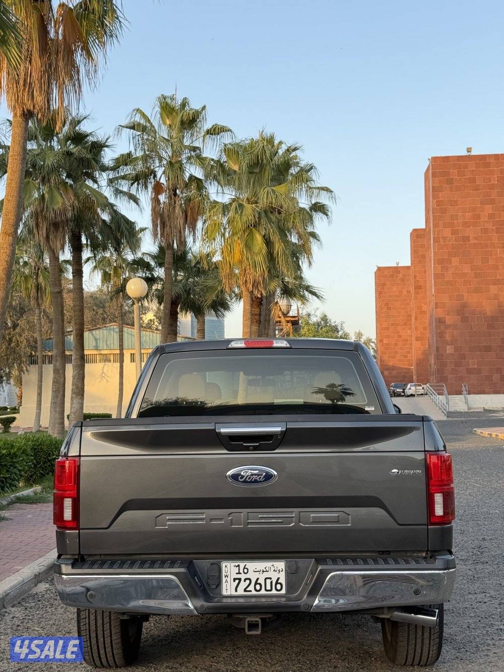 وانيت فورد لاريت 20195