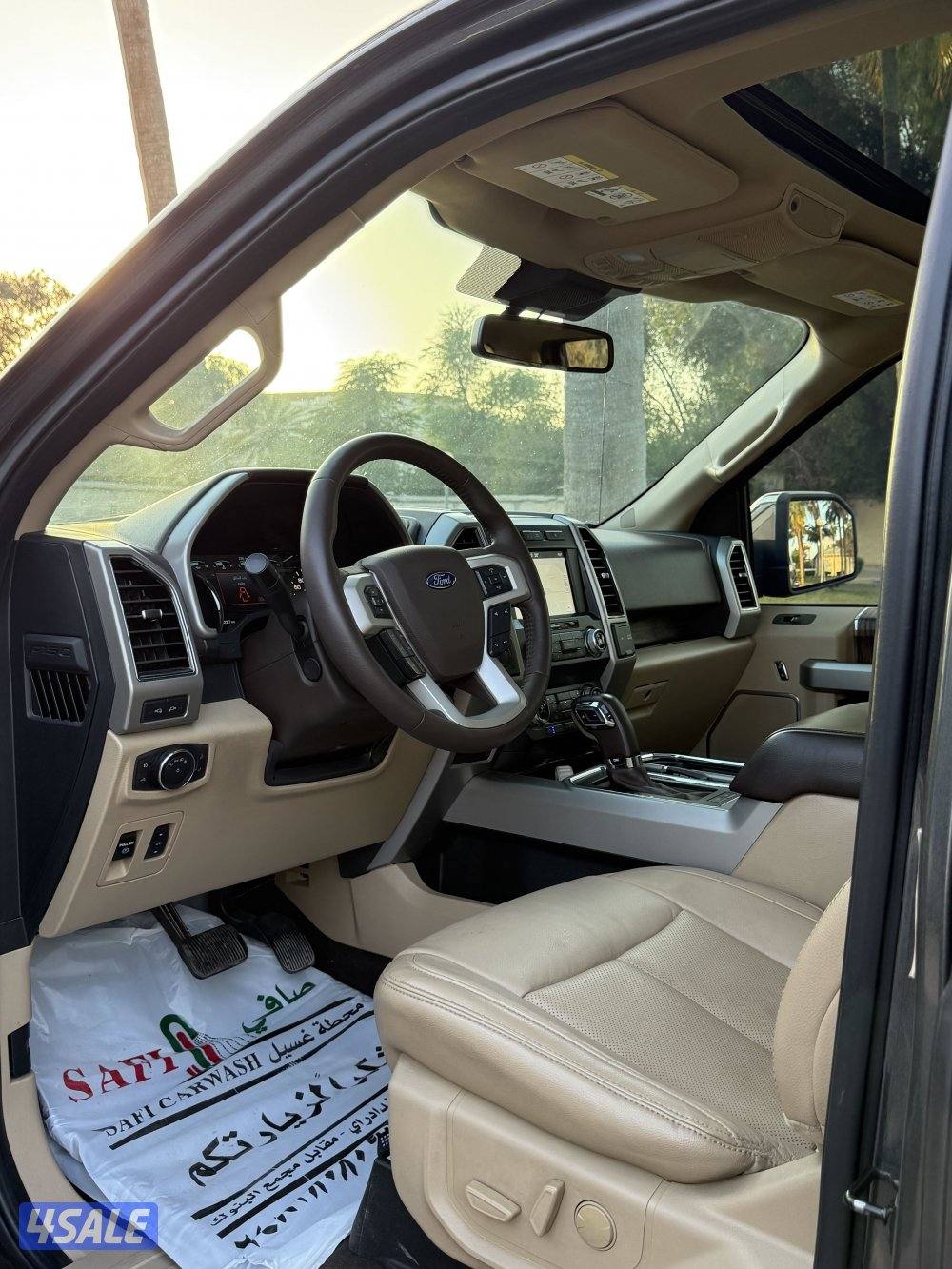 وانيت فورد لاريت 20198