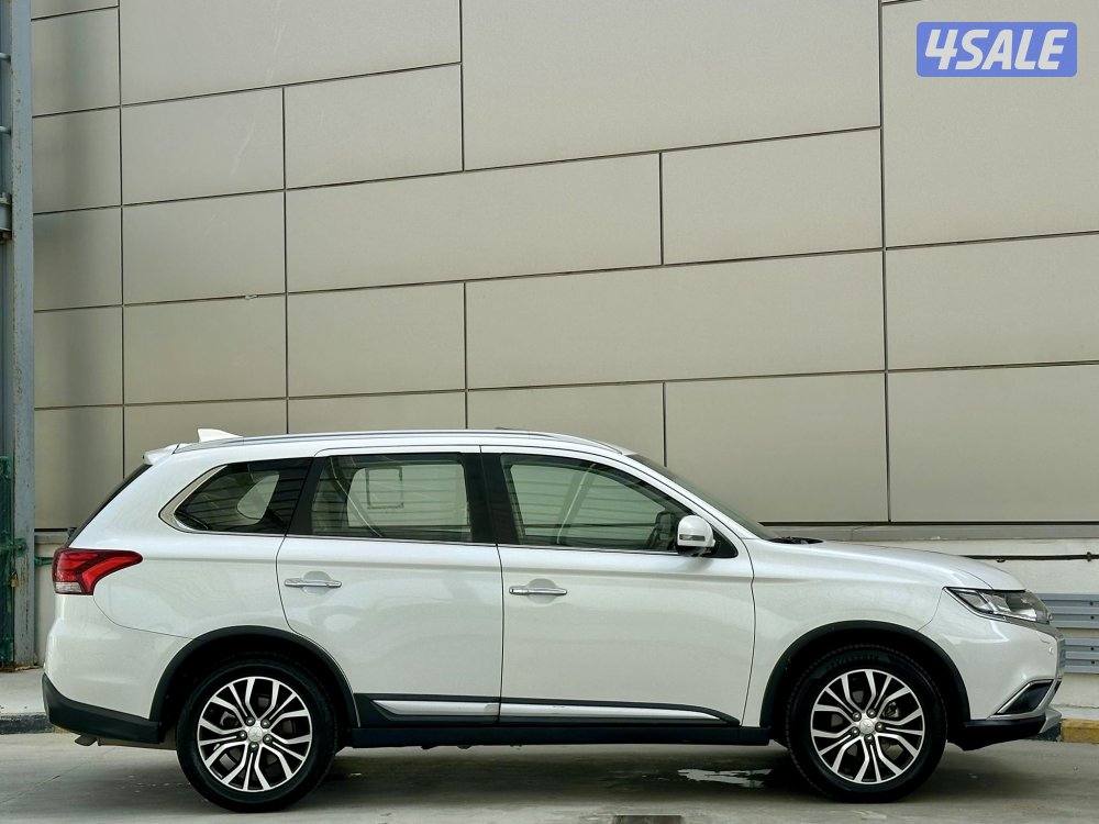 اوتلاندر / ٢٠١٧6