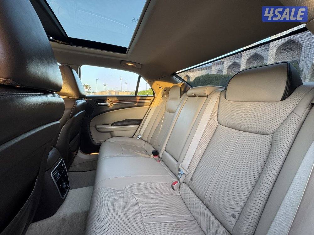 كرايزلر C300 V8 موديل 2014 بحاله نادره جدا6