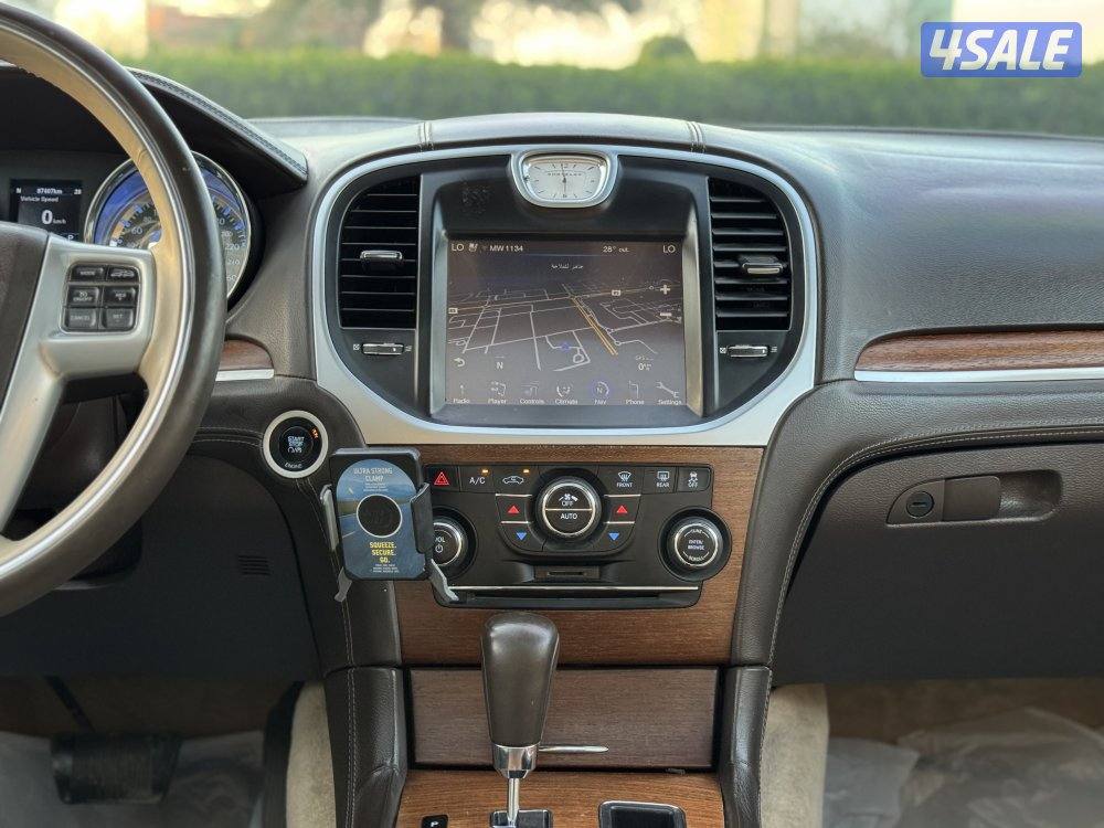 كرايزلر C300 V8 موديل 2014 بحاله نادره جدا11