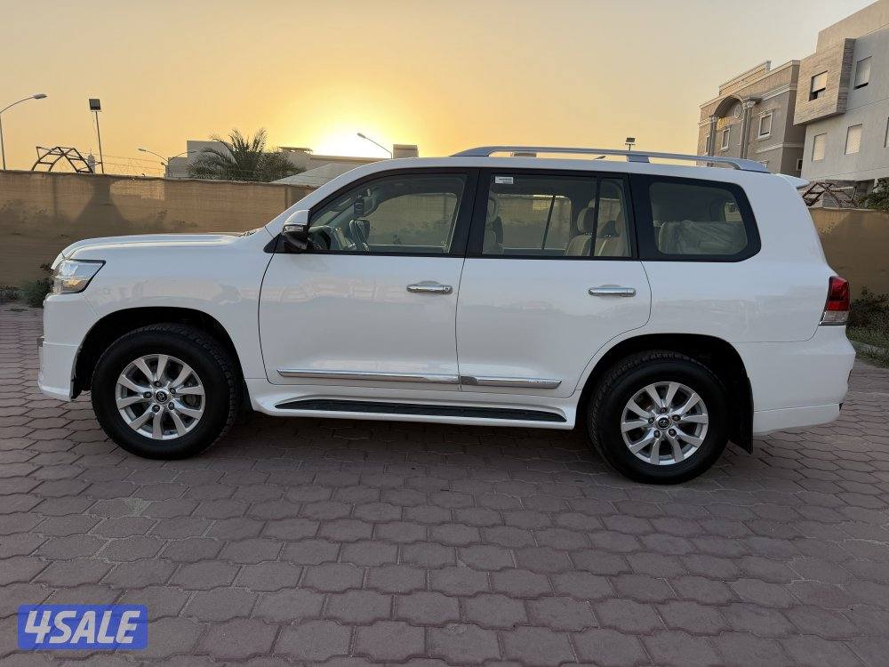 لاند كروز 8 سلندر عداد 2201