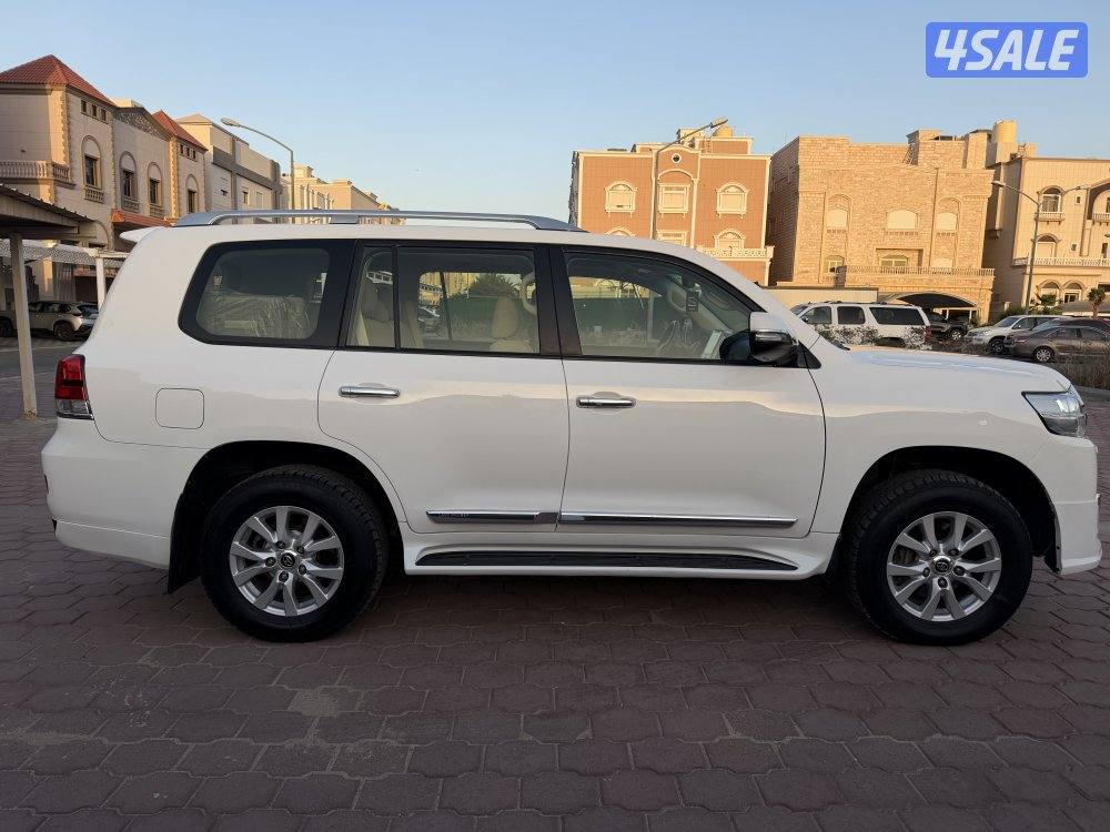 لاند كروز 8 سلندر عداد 2203