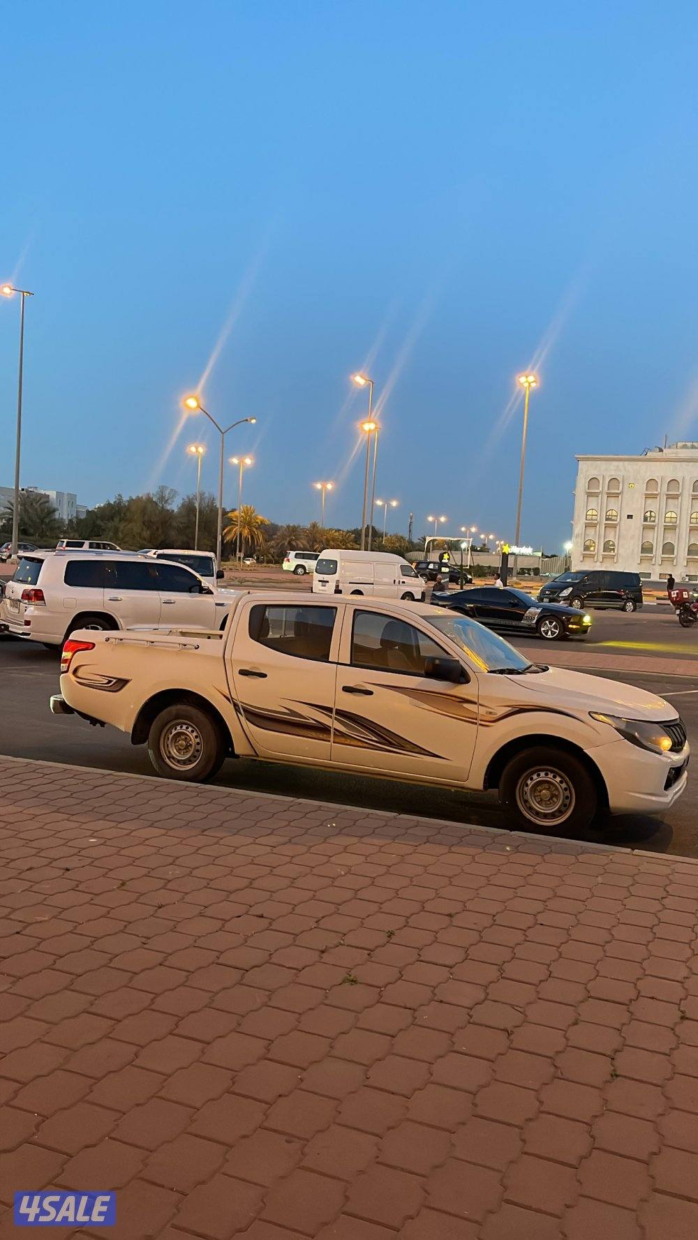 وانيت مستبيشي 20160