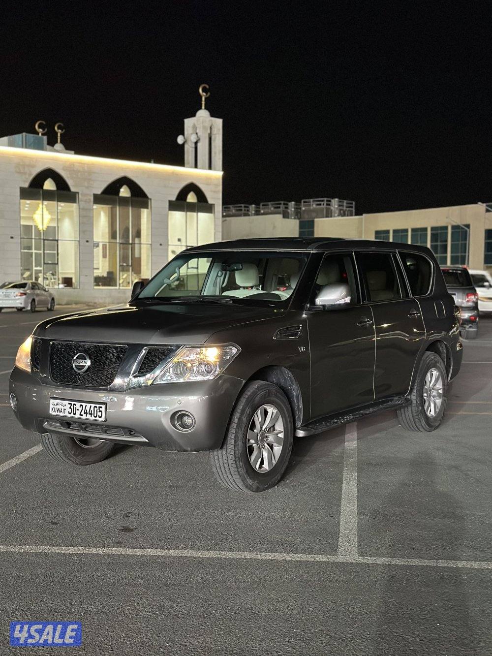 باترول ES مديل 2013 حجم 320 عداد 3700