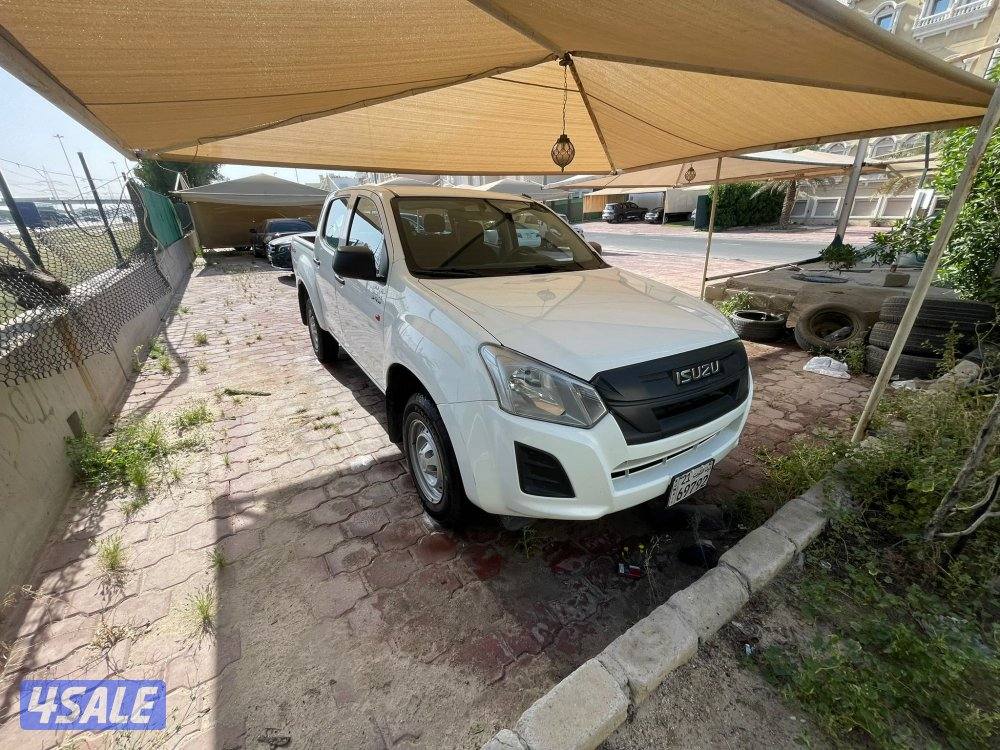 للبيع وانيت ايسوزو 2023 دبل صبغ الوكاله3