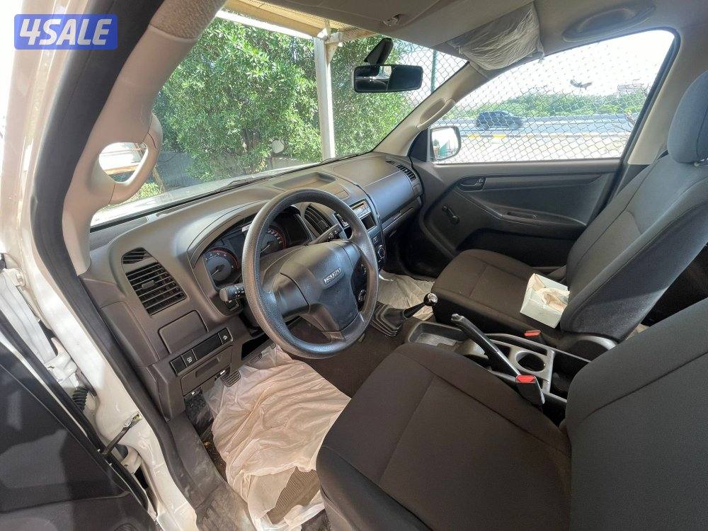 للبيع وانيت ايسوزو 2023 دبل صبغ الوكاله6