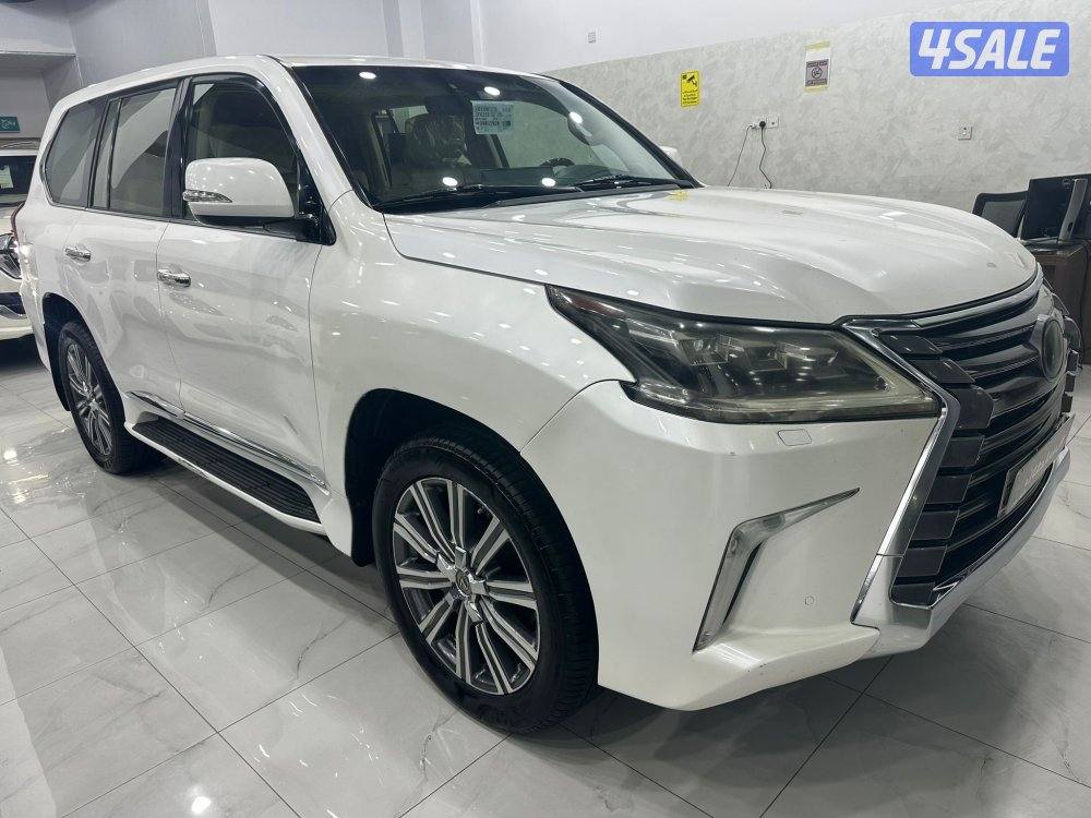 لكزس LX 570 موديل ٢٠١٦ وارد قطر الدرجه الأولى ماشي ١٧٨ ألف كم2