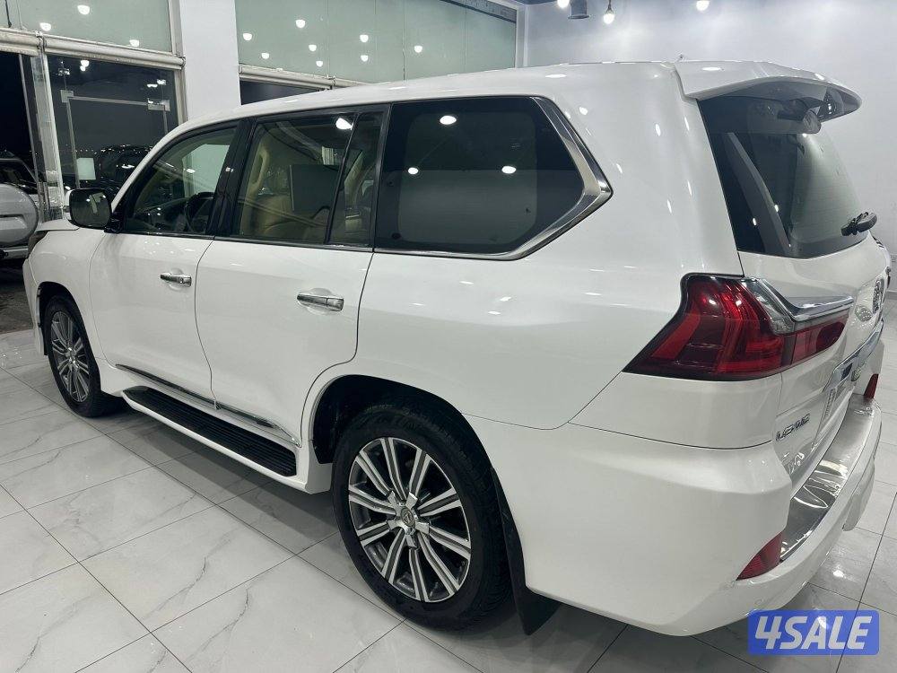 لكزس LX 570 موديل ٢٠١٦ وارد قطر الدرجه الأولى ماشي ١٧٨ ألف كم3