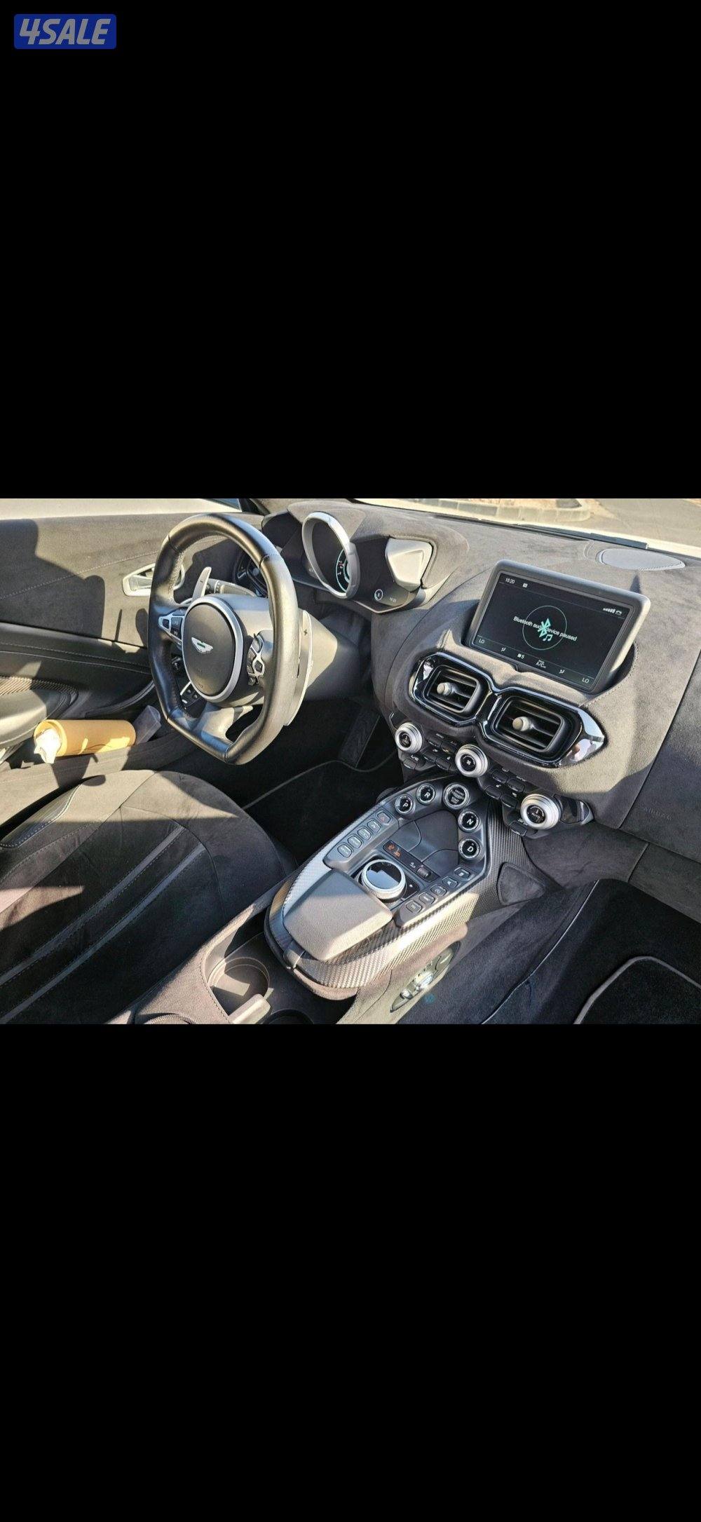 ASTONMARTIN Vantage8