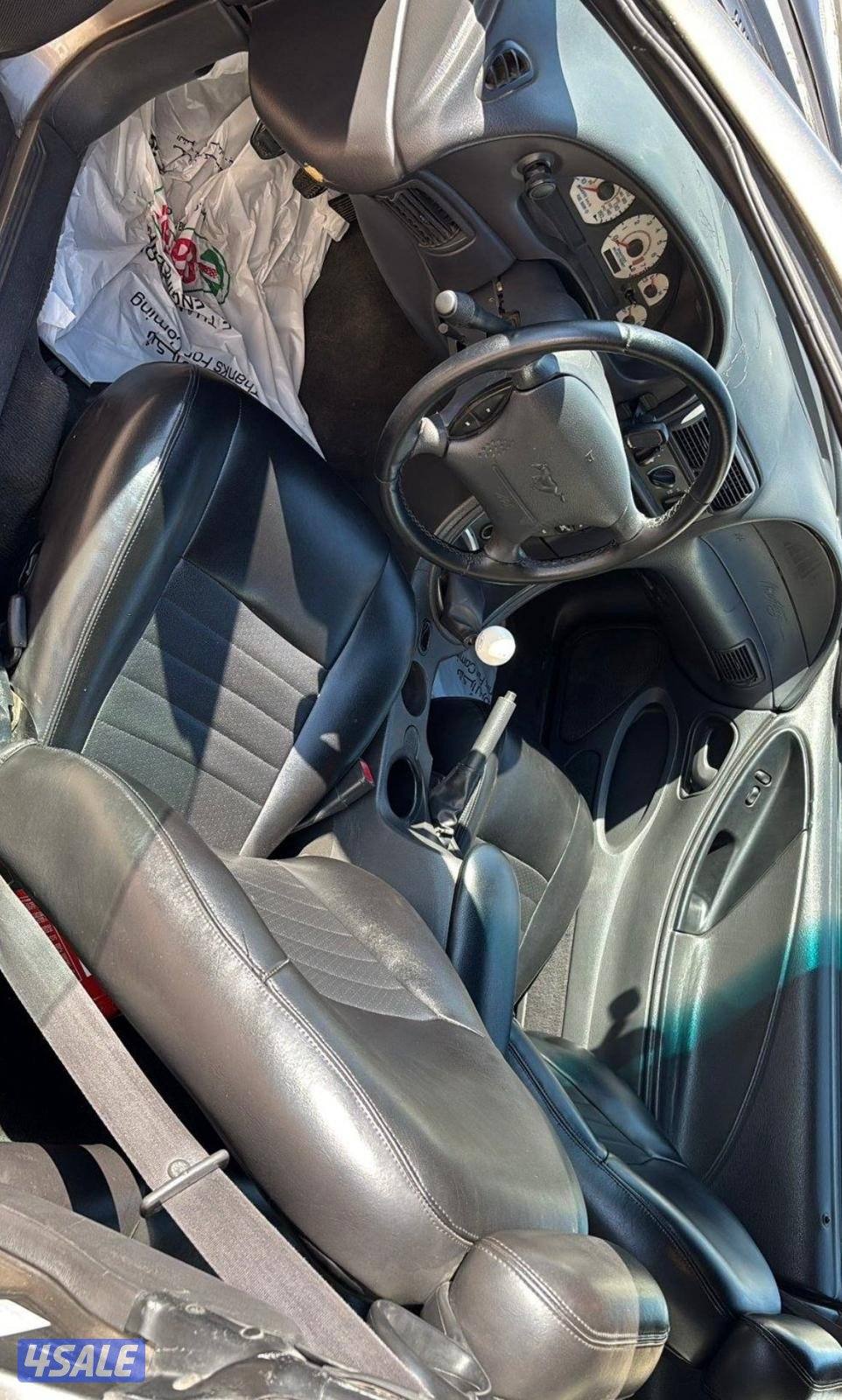 للبيع موستنق ٢٠٠٢2