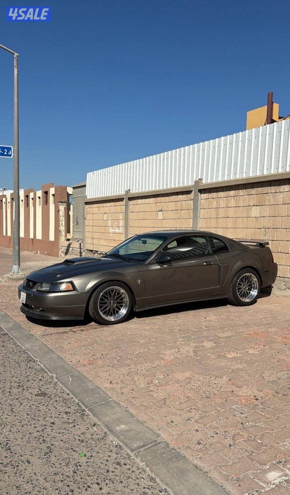 للبيع موستنق ٢٠٠٢1