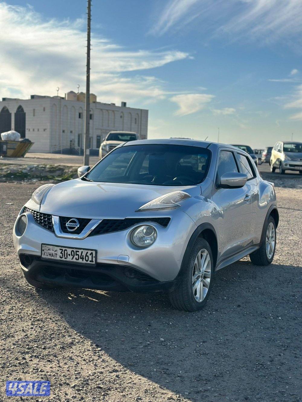 نيسان جوك موديل ٢٠١٥ فضي عداد ٢٩٢ الف بحاله جيده0