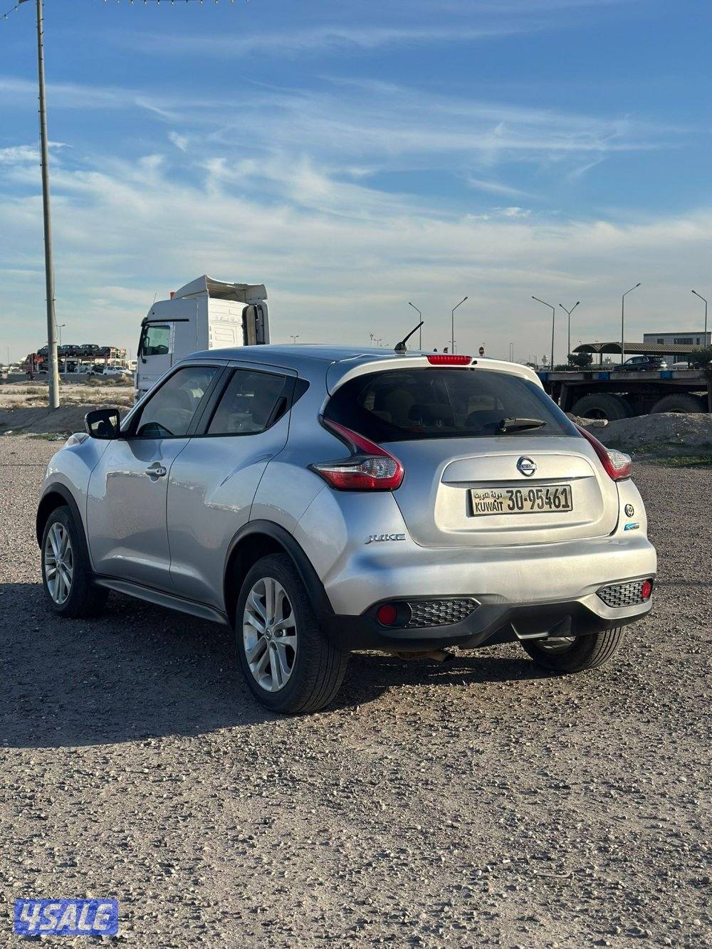 نيسان جوك موديل ٢٠١٥ فضي عداد ٢٩٢ الف بحاله جيده2