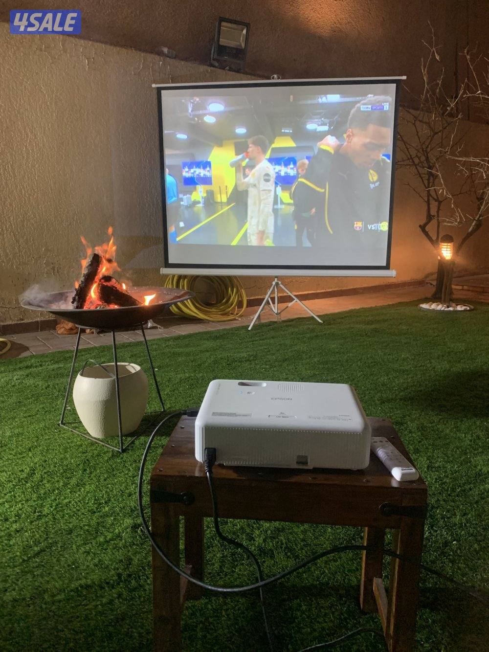 إيجار بروجكتور مع شاشات بروجكتور وقاعده2