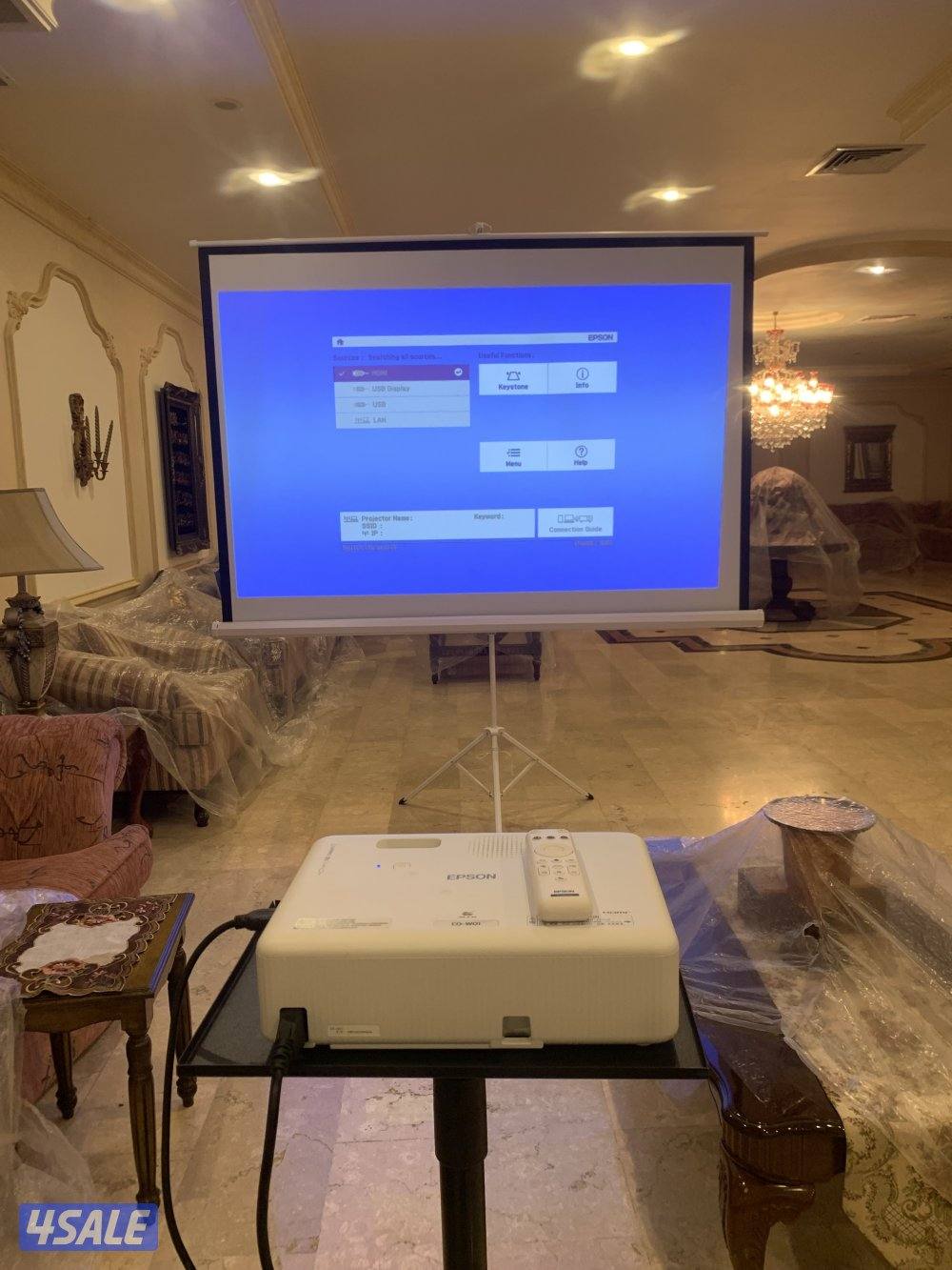 إيجار بروجكتور مع شاشات بروجكتور وقاعده5