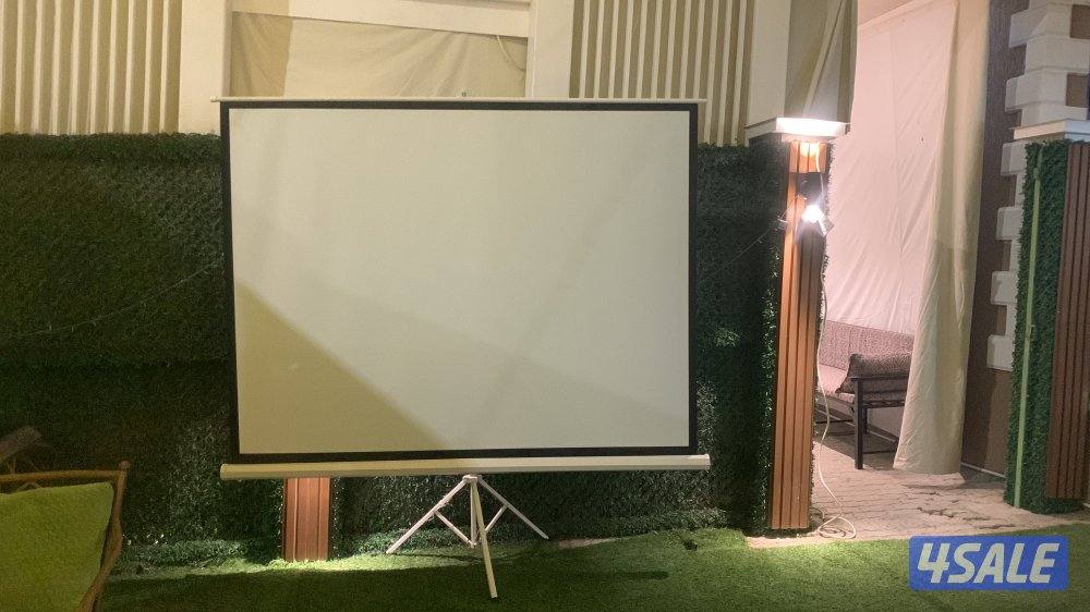 إيجار بروجكتور مع شاشات بروجكتور وقاعده4