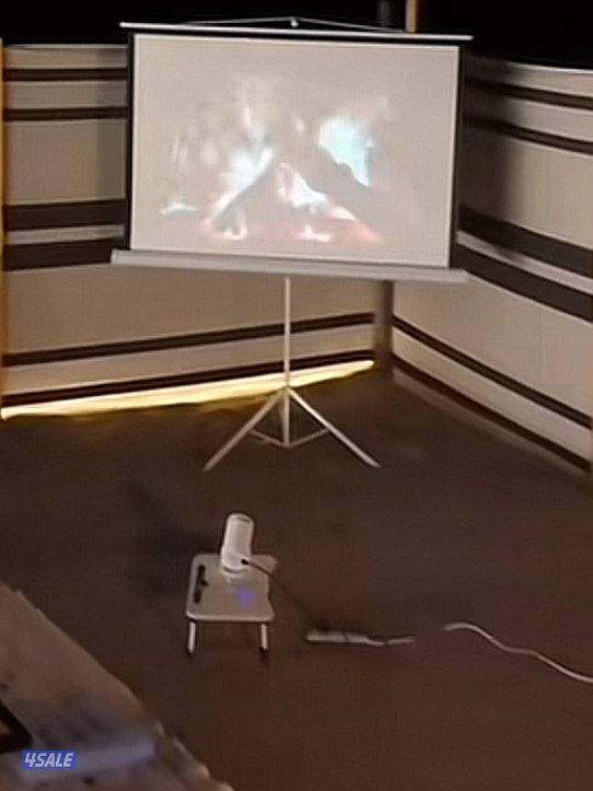 إيجار بروجكتور مع شاشات بروجكتور وقاعده6