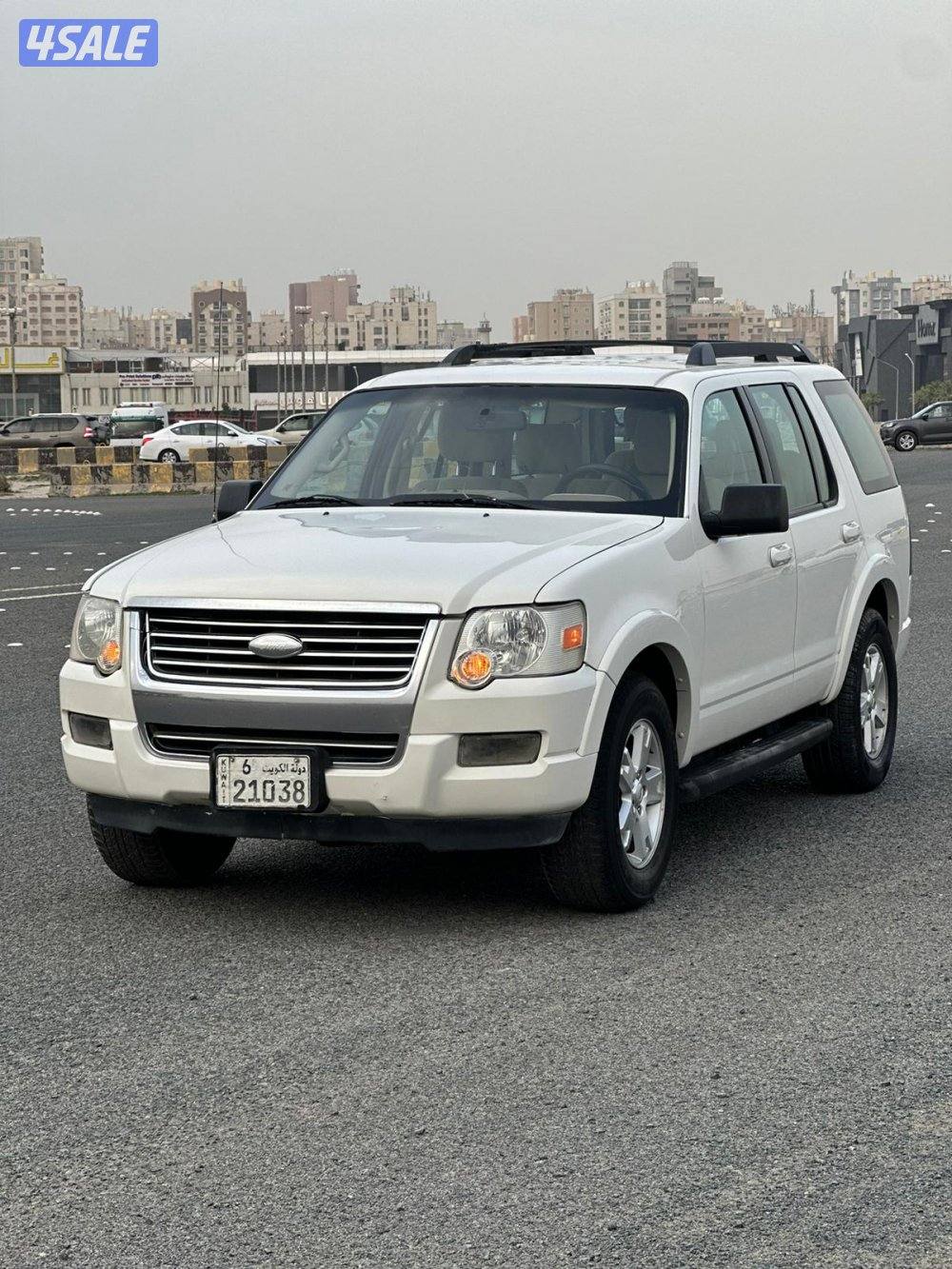 فورد اكسبلورر موديل ٢٠١٠ عداد ٢٩٠ الف لون ابيض بحاله جيده0