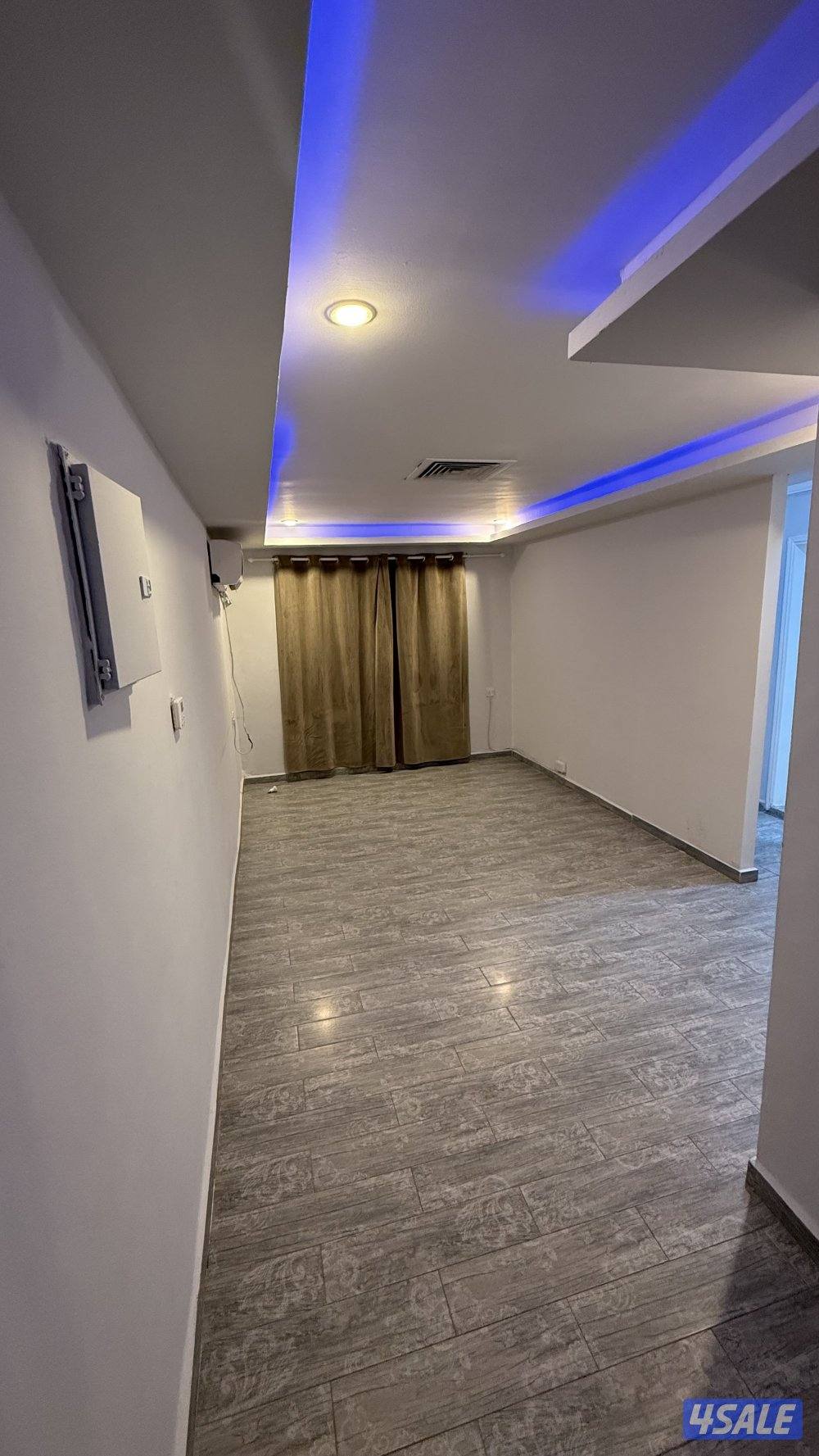 يوجد لدينا شقق الايجار غرفة وصالة ومطبخ وحمام تشطيب جديد خلو وفاضي2