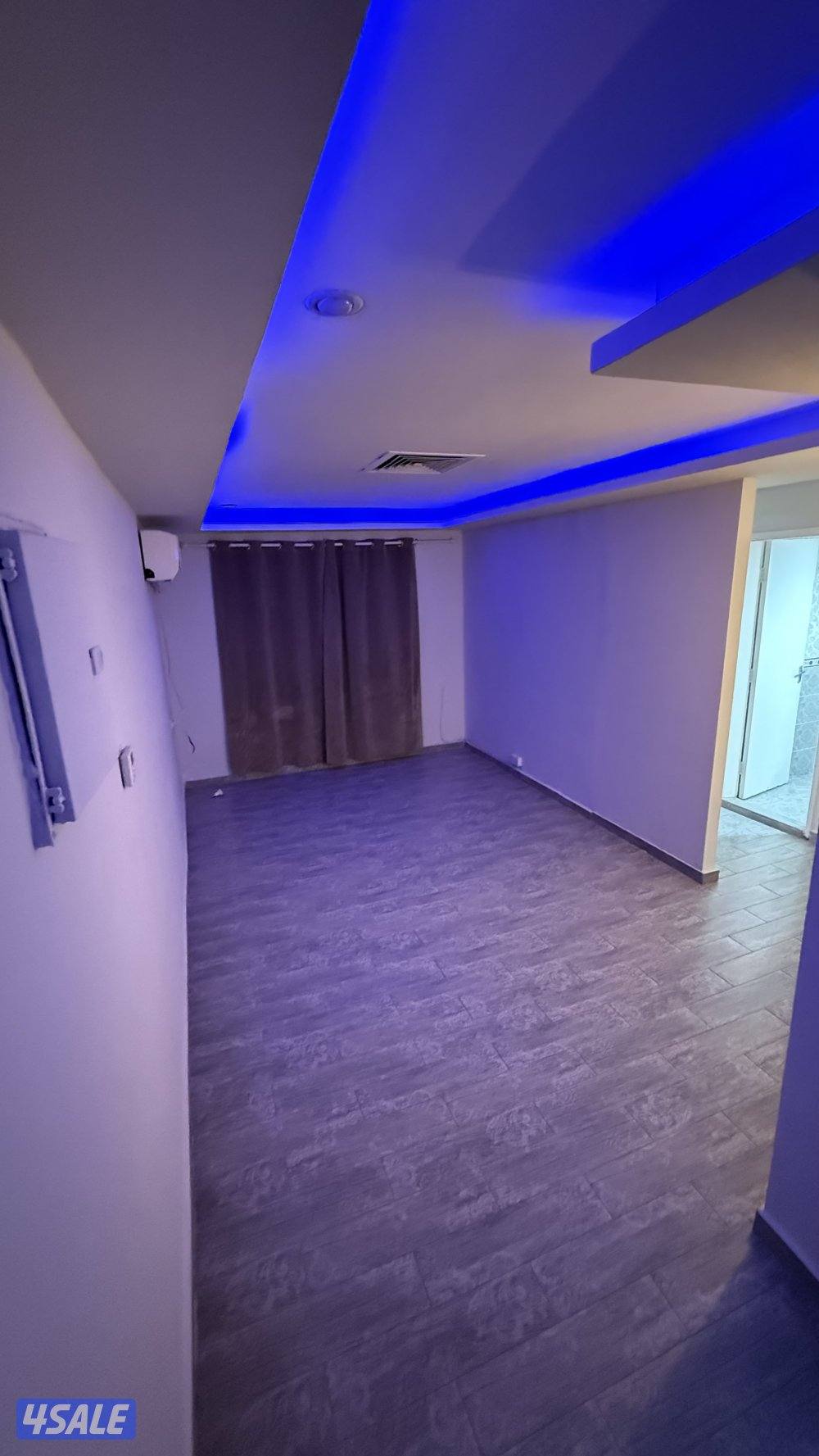 يوجد لدينا شقق الايجار غرفة وصالة ومطبخ وحمام تشطيب جديد خلو وفاضي3