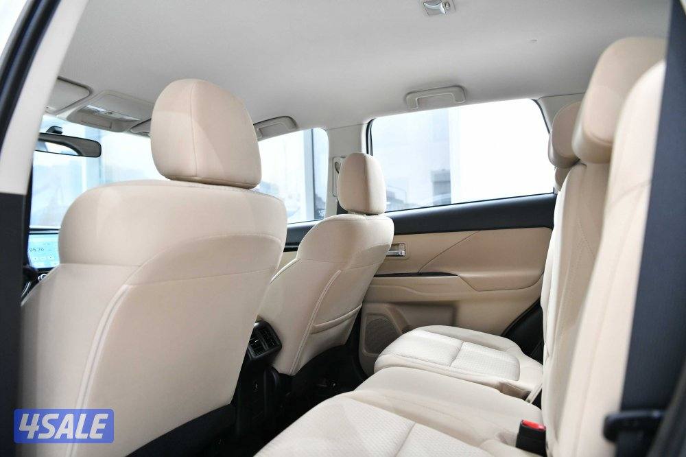 ميتسوبيشي اوتلاندر4