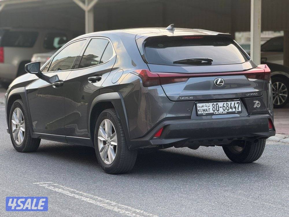 لكزس UX 300 هايبرد3