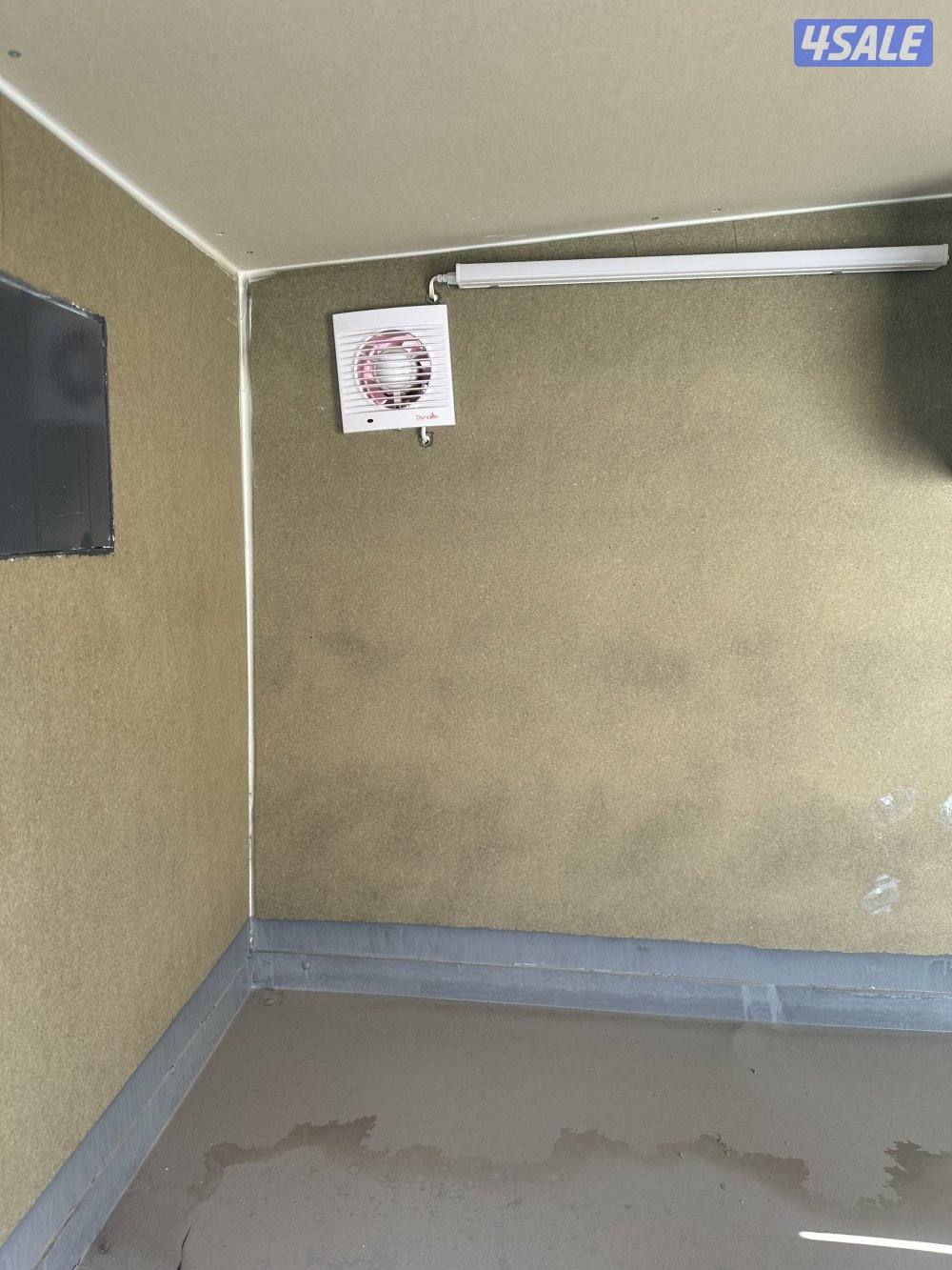 بيت للكلاب مع تكييف وتهوية. لم يتم استخدامه. سعر الجديد على 550 دك.4