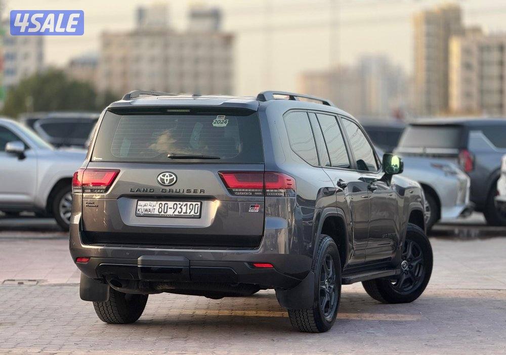 لاندكروزر GR 2024 الساير3