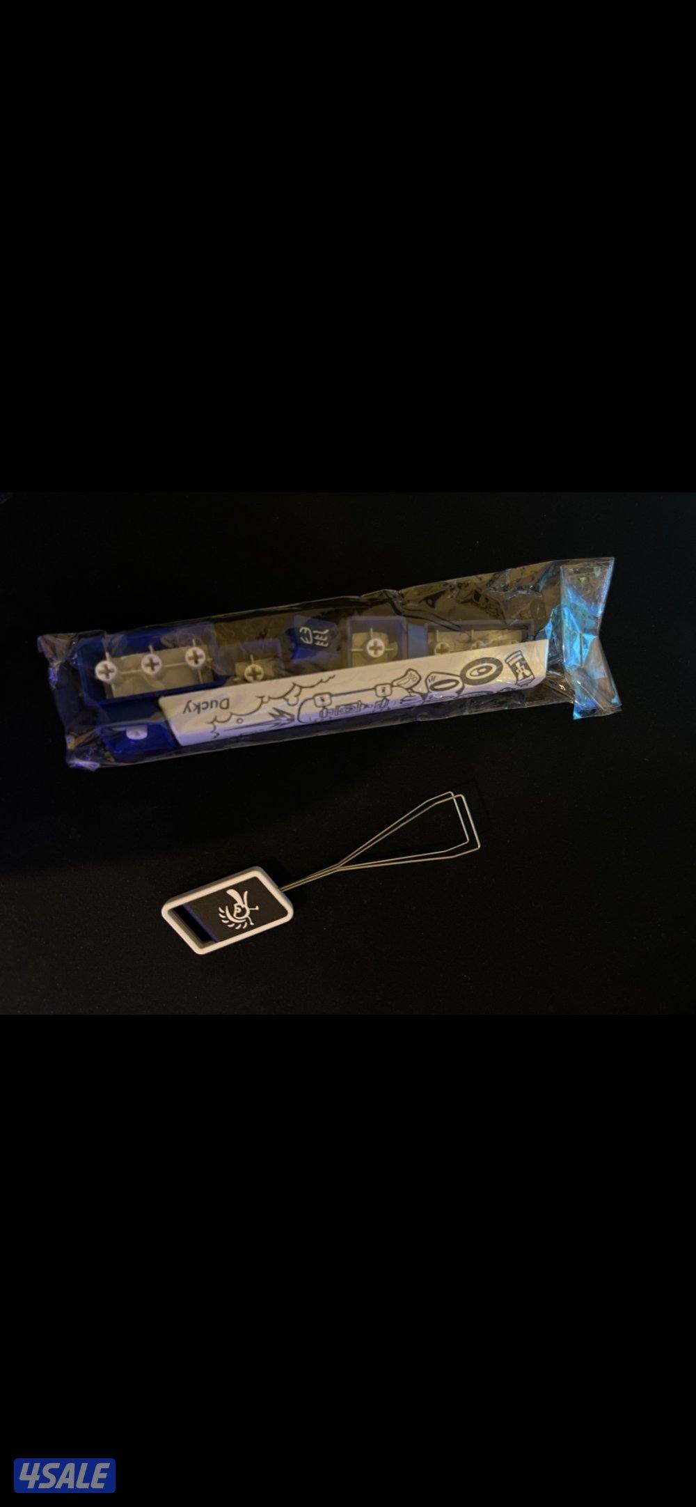 Ducky one 2 mini white with brown switch and Arabic layout1