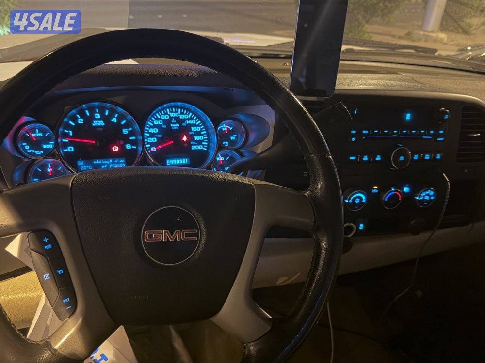 للبيع سييرا ٢٠١٣ المكينه الكبيره لاعن خيره بالاستعمال0