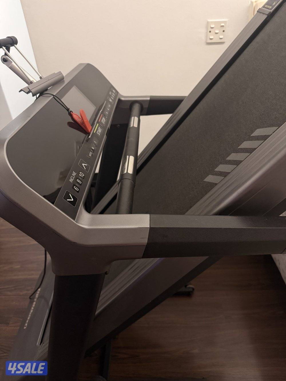 للبيع جهاز مشي Powerfit استخدام خفيف0