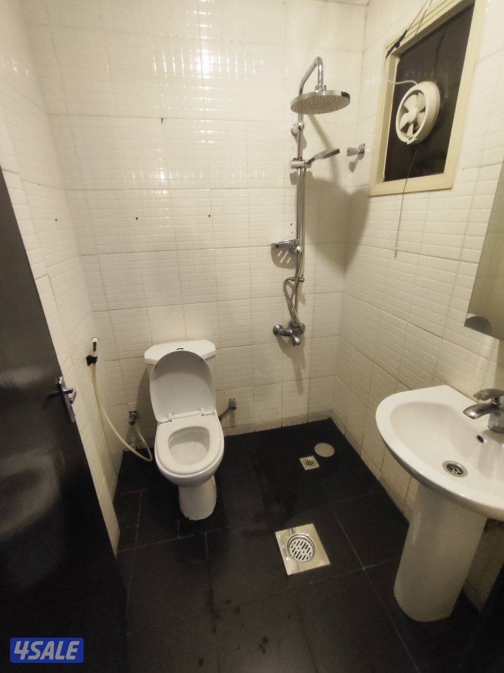 شقق للايجار حولي فاضي وخلو غرفة صاله حمام مطبخ باركن سيارات مساحه جيده14