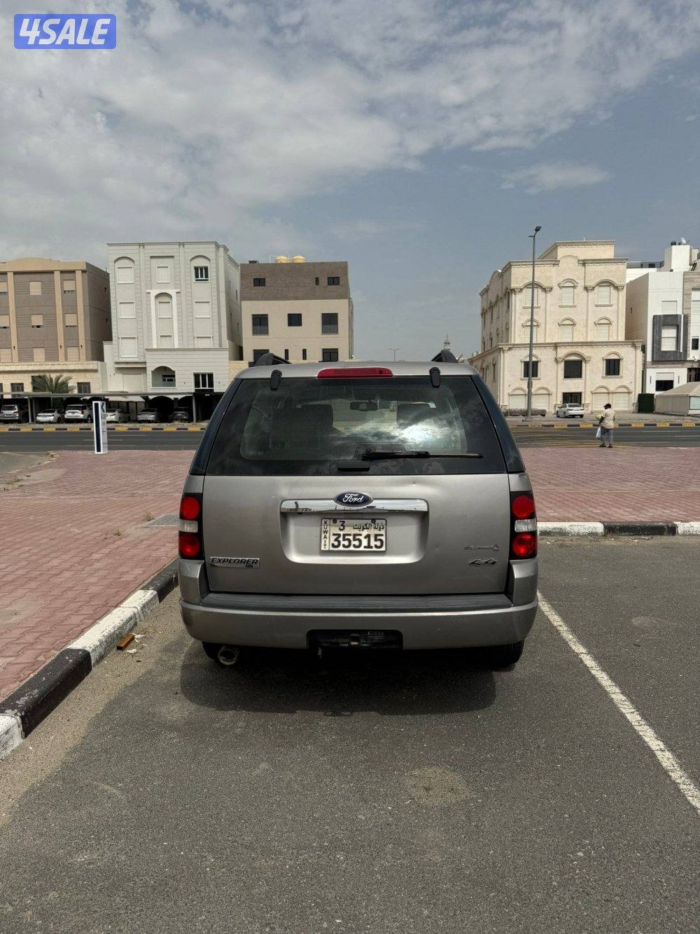 للبيع جيب فورد اكسبلور ٢٠٠٨ لون رمادي نظيف ماشي٤٠٠ الف السعر٣٧٠ دينار4