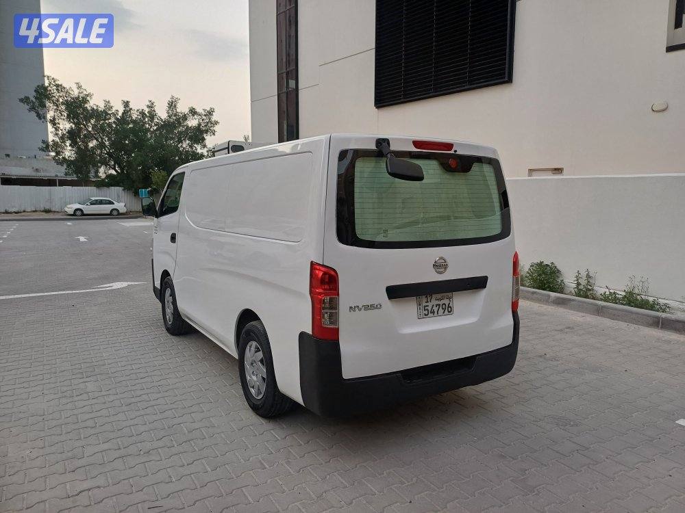 للبيع نيسان ثلاجه 20196