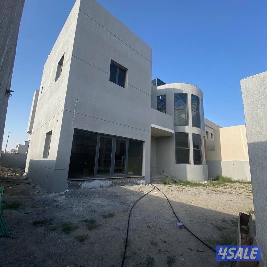 للبيع بيت بتوسعة الوفره موقع ثلاث شوارع وبجانب جميع الخدمات3