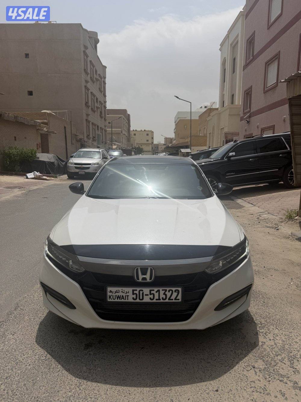 للبيع هوندا اكورد ابيض ماشي ١٣٠ السيارة تبارك الرحمن5
