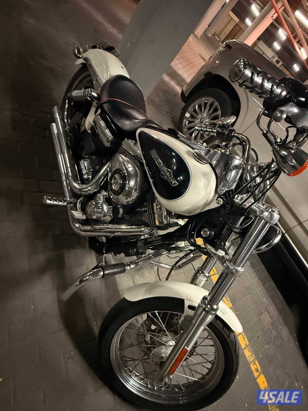 Harley-Davidson Dyna Super Glide1