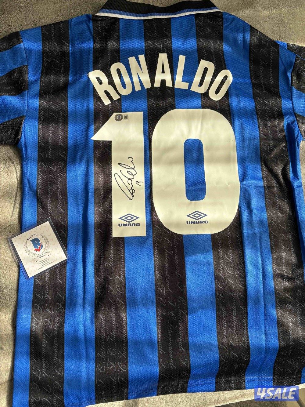 Signed Ronaldo shirt1