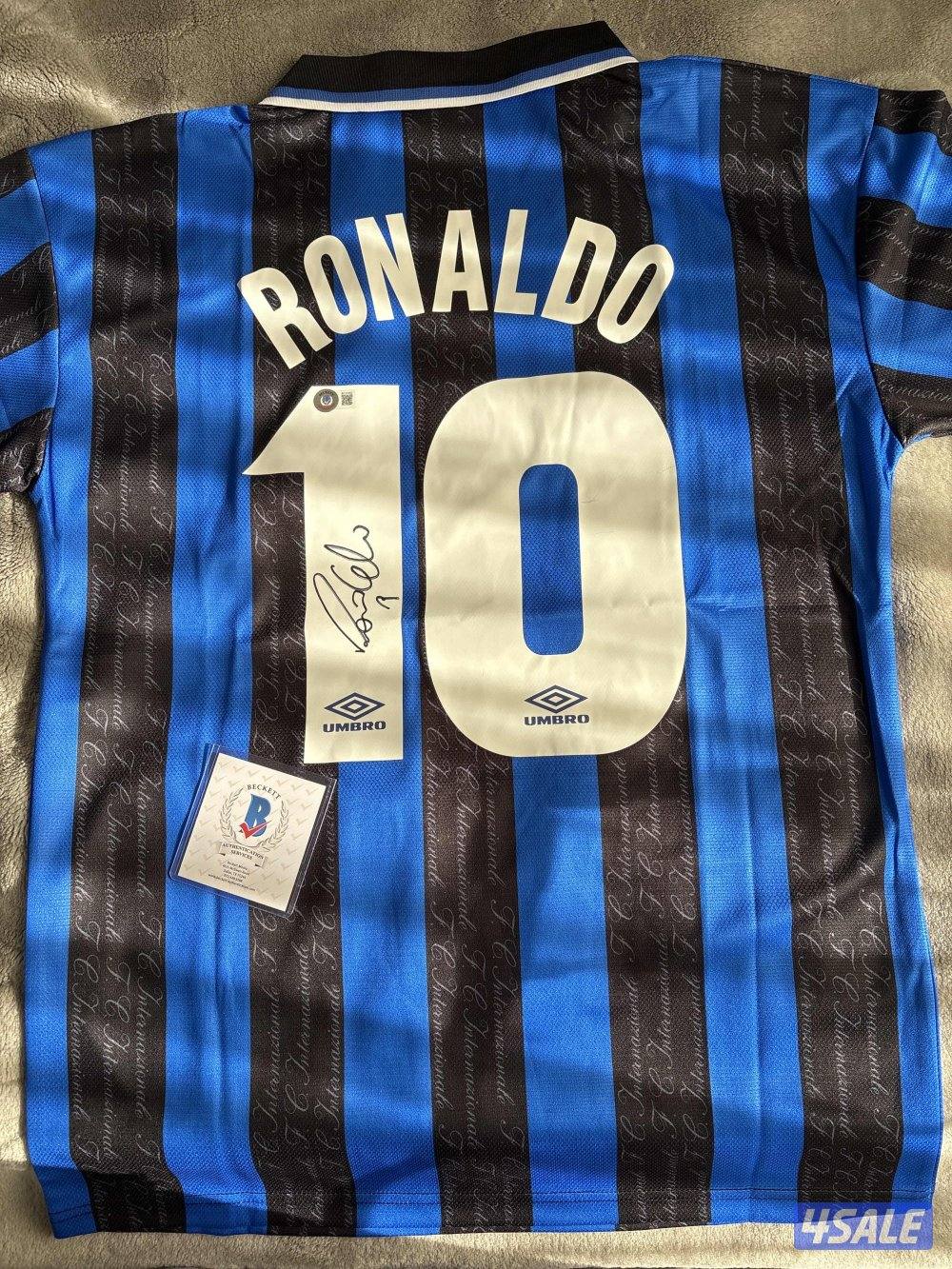 Signed Ronaldo shirt2