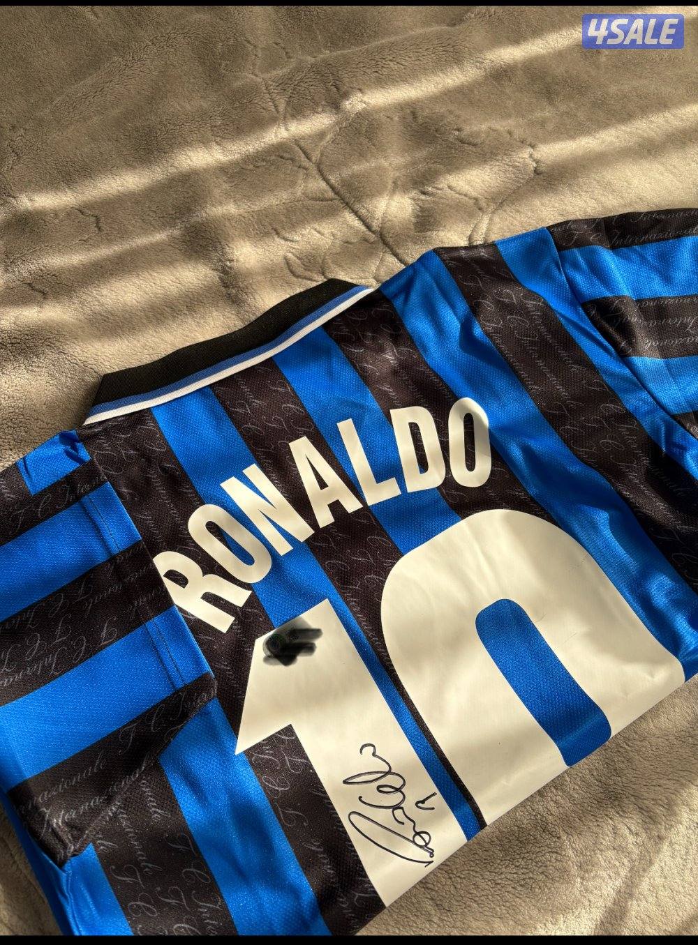 Signed Ronaldo shirt5