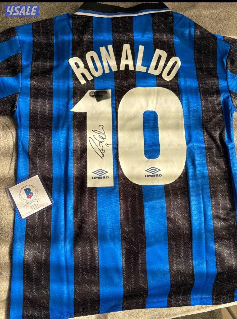 Signed Ronaldo shirt7