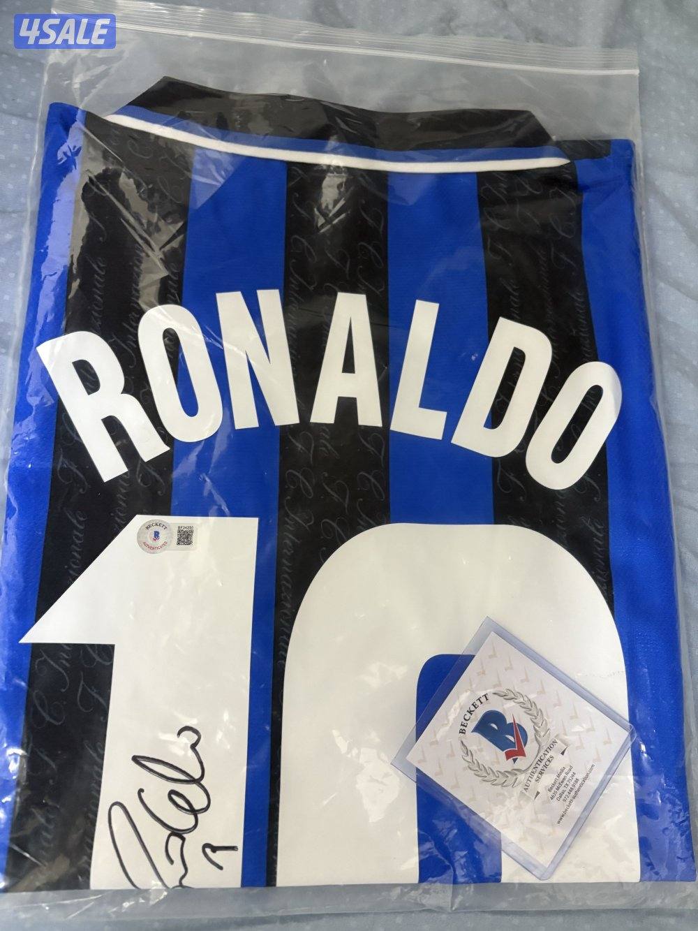 Signed Ronaldo shirt9