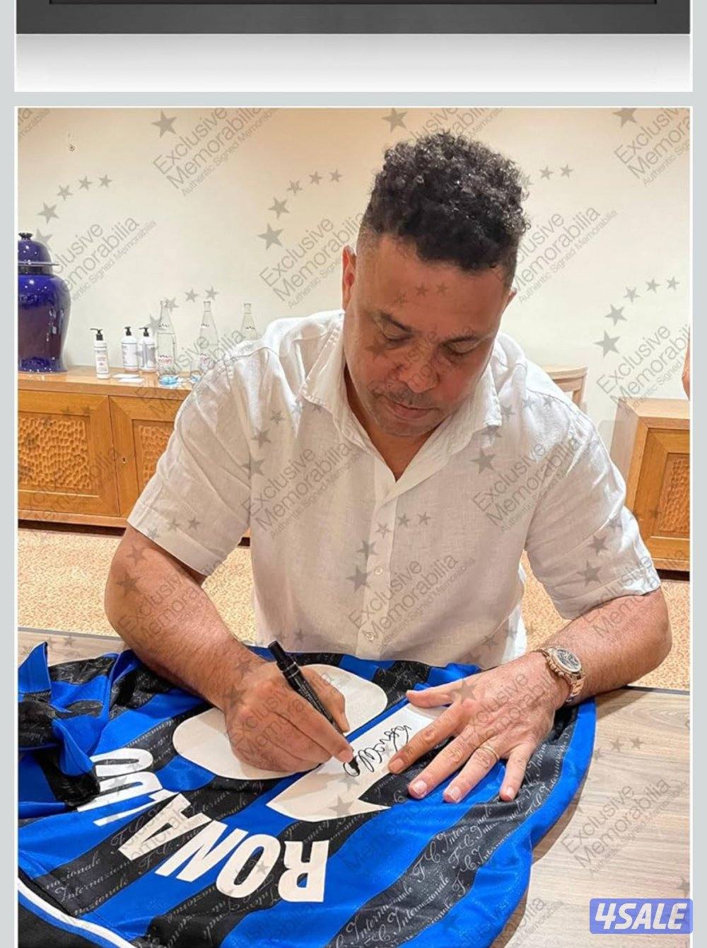 Signed Ronaldo shirt11