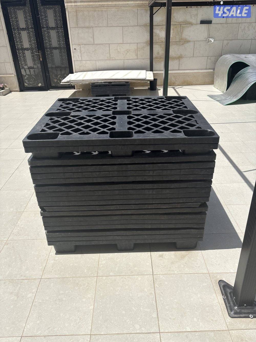 طبليات بلاستيكية  مقاس ١ متر x ١.٢٠م + اللواح خشب ٦ملم عدد ١١ لوح2