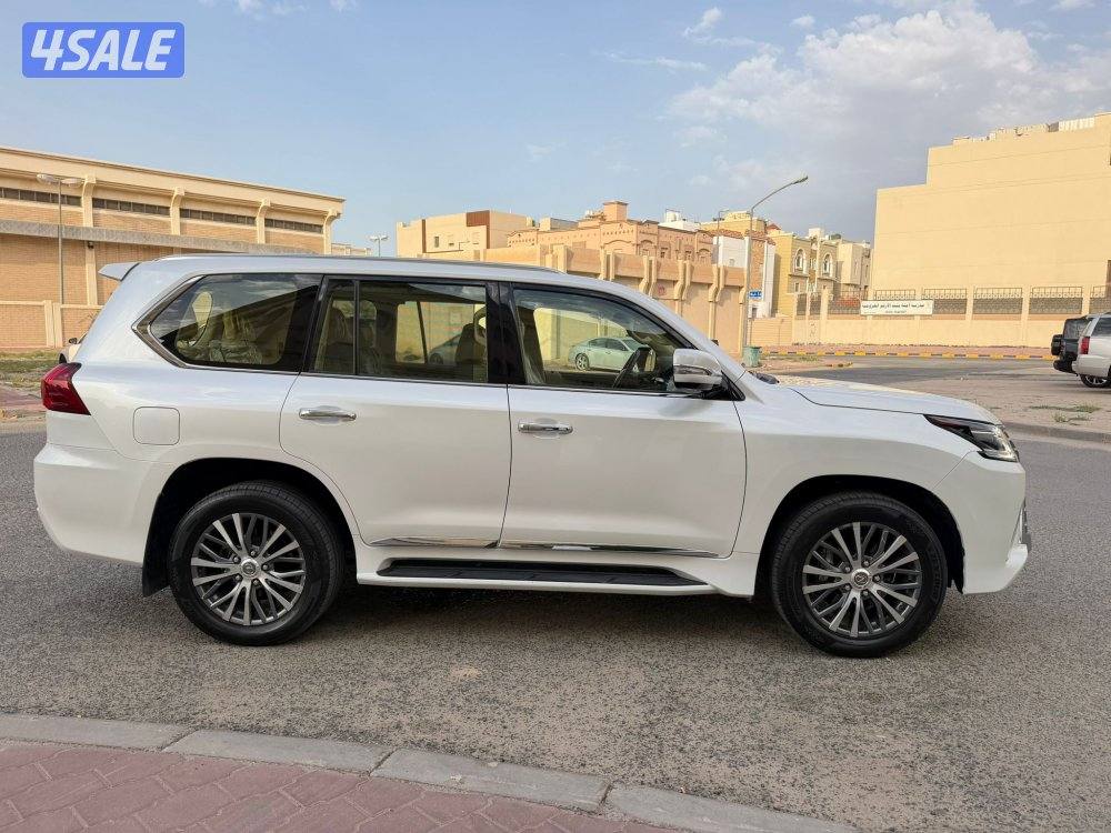 لكزس LX570 ٢٠٢٠ الساير عداد٦٠ ألف شرط الفحص قير مكينه شاصي البدي ٤ قطع3