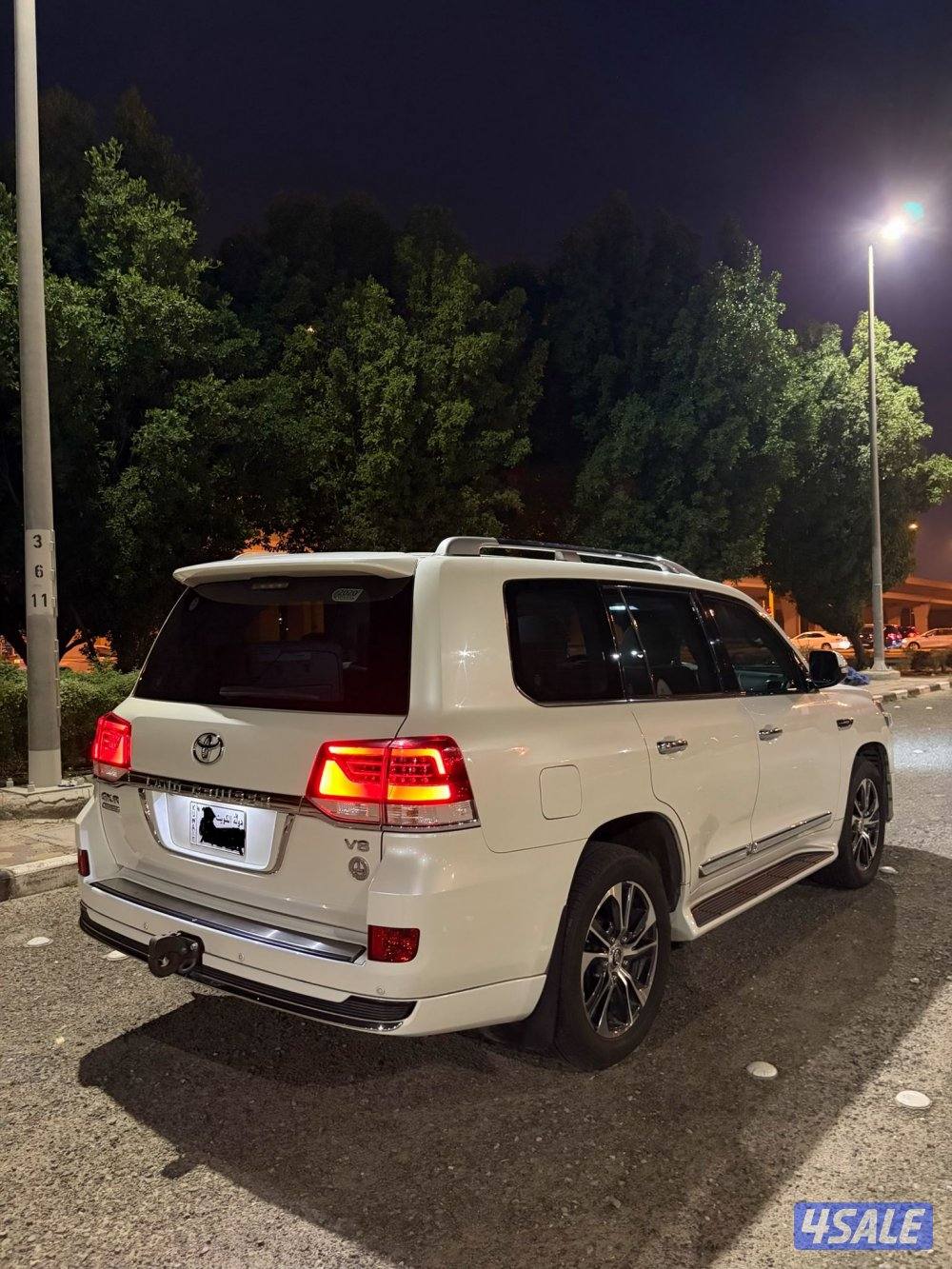 لاند كروز GX.R V8 تورنق ٢٠٢٠ الساير عداد ١٨١ ألف شرط الفحص صبغ قطعتين1