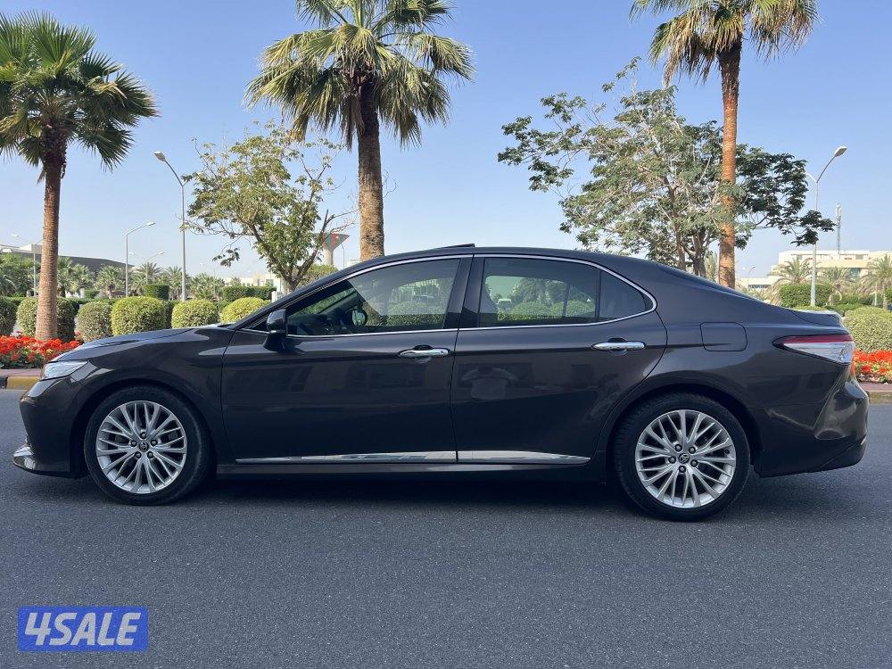 للبيع تويوتا كامري ليمتد V6 موديل 2020 ( فل اوبشن كامل المواصفات )3