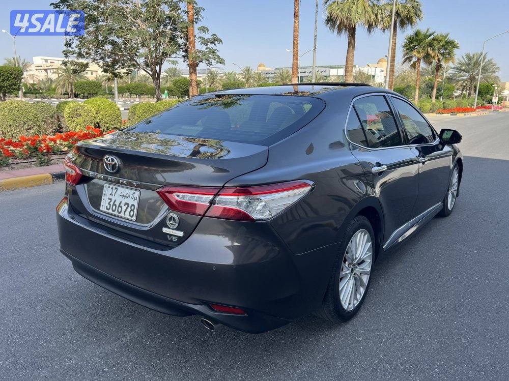 للبيع تويوتا كامري ليمتد V6 موديل 2020 ( فل اوبشن كامل المواصفات )6